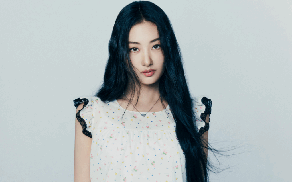 MEOVV’s Gawon Officially Named Prada’s Brand Ambassador
