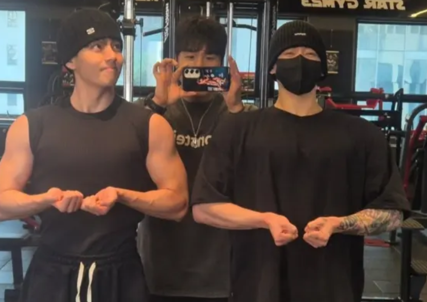 BTS’s V and Jungkook Impress with Military Physiques